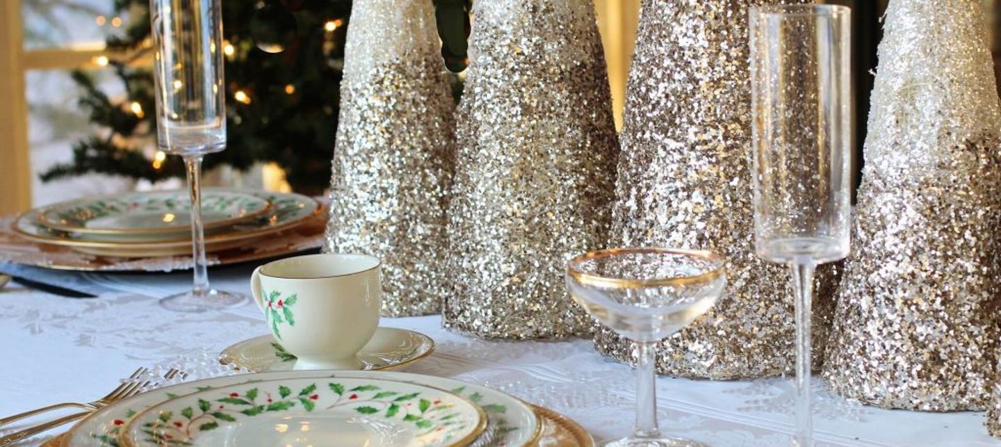 christmas-wedding-centrepiece-ideas-featured.jpeg