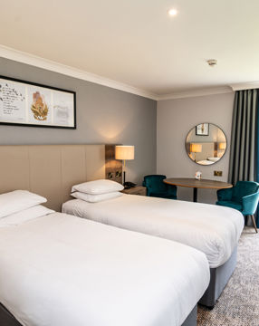 Eastwood Hall - twin room bedoom (2)