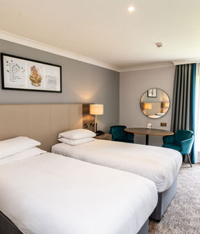 Eastwood Hall - twin room bedoom (2)