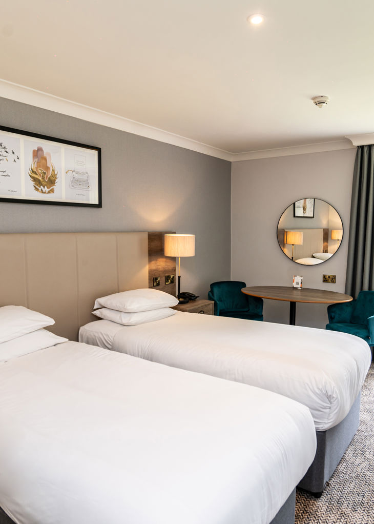 Eastwood Hall - twin room bedoom (2)
