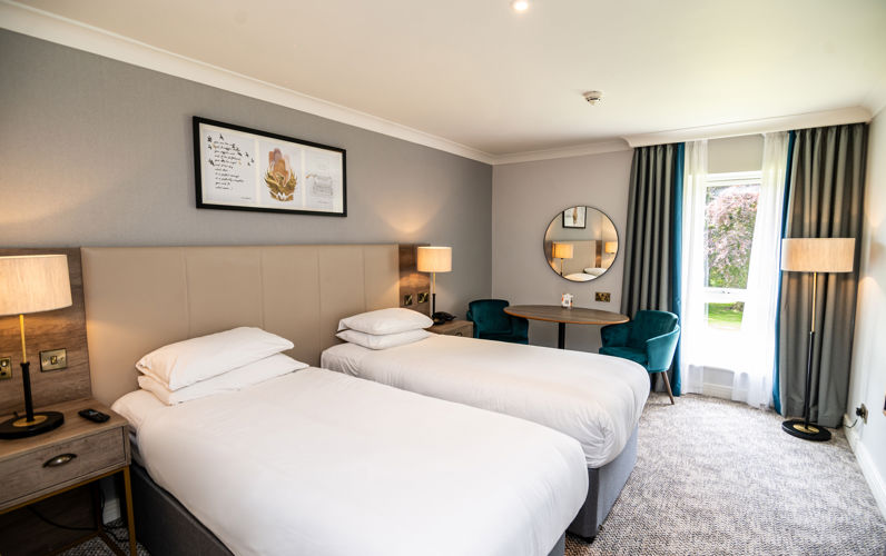 Eastwood Hall - twin room bedoom (2)