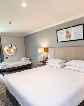 Eastwood Hall - bedroom - family room