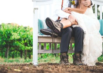 Outdoor-Wedding-Ideas-on-a-Budget-