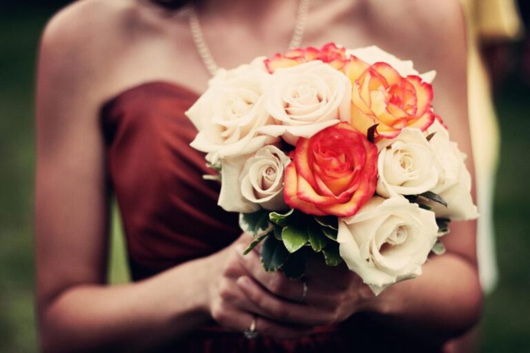 10 Of The Most Popular Flowers For Weddings Popular Wedding Flowers